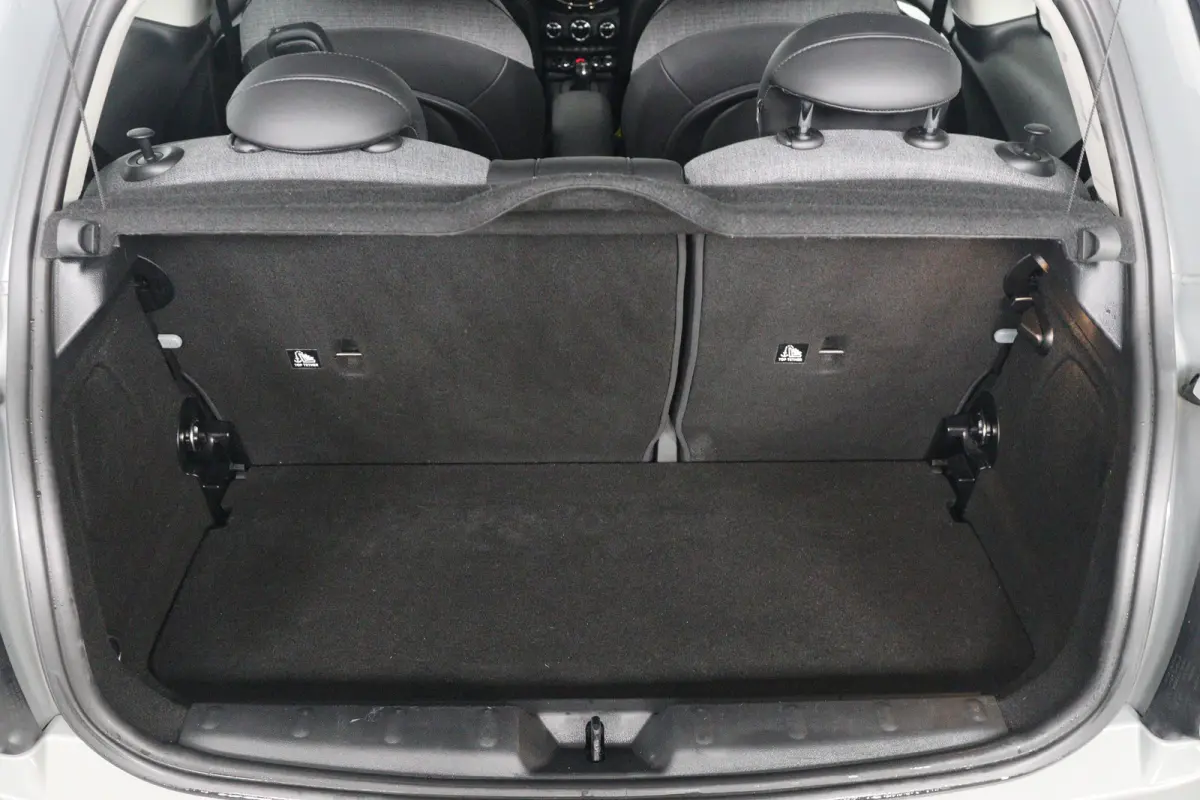 1.5 Cooper Classic | LED | Union Jack | Navi | Sfeerverlichting | Sportstoelen | Half Leder | Clima | Parkeersensoren | Lichtmetalen Velgen