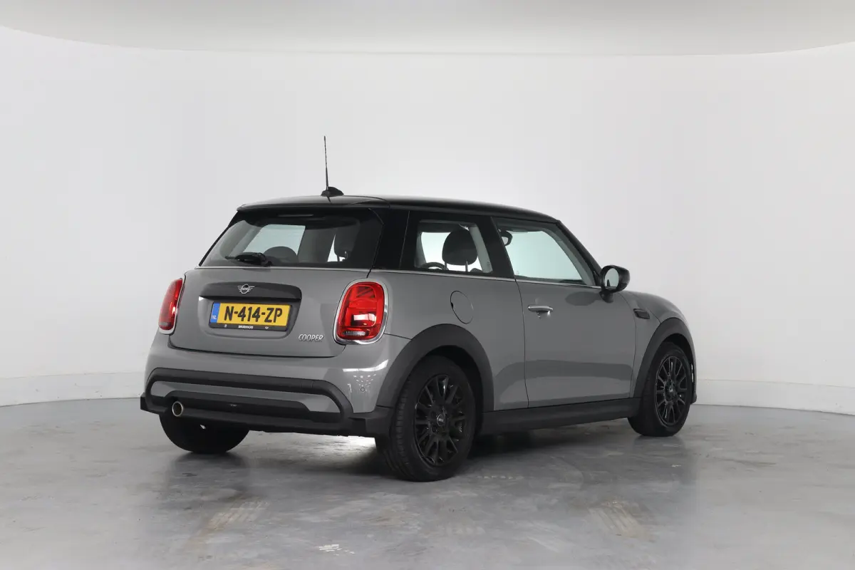 1.5 Cooper Classic | LED | Union Jack | Navi | Sfeerverlichting | Sportstoelen | Half Leder | Clima | Parkeersensoren | Lichtmetalen Velgen