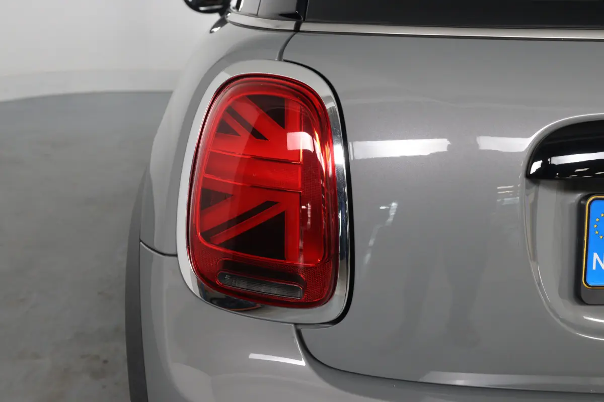 1.5 Cooper Classic | LED | Union Jack | Navi | Sfeerverlichting | Sportstoelen | Half Leder | Clima | Parkeersensoren | Lichtmetalen Velgen