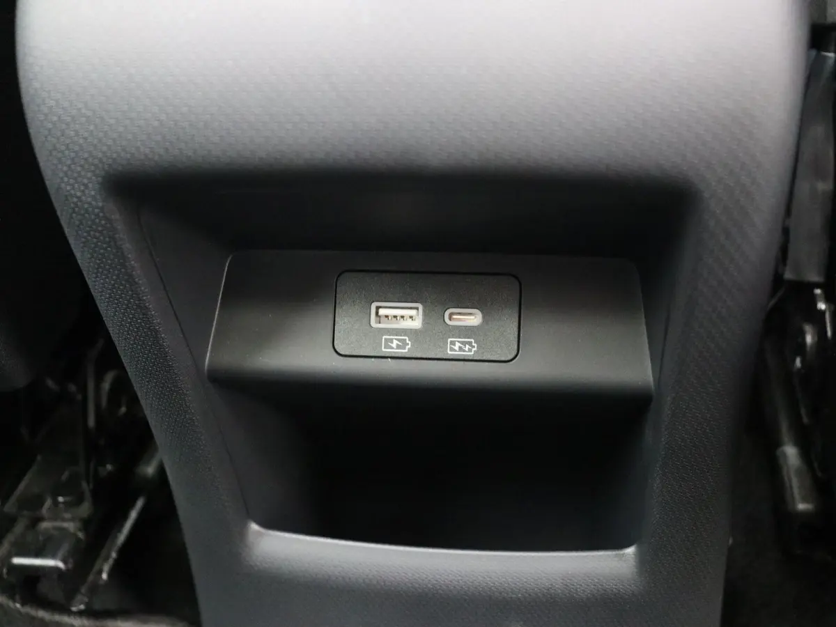 Comfort 60 kWh | SOH 95% | Panoramadak | 420km WLTP | Stoelverwarming |