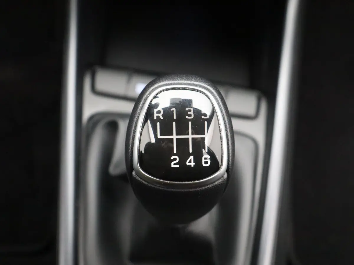 1.0 T-GDI 100pk Comfort | Airco | Camera | Carplay | Cruise control | Dodehoek detectie | Navigatie | Parkeersensoren | Digitaal cockpit | Lichtmetalen velgen