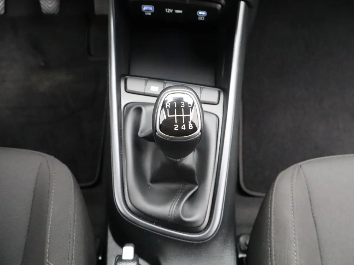 1.0 T-GDI 100pk Comfort | Airco | Camera | Carplay | Cruise control | Dodehoek detectie | Navigatie | Parkeersensoren | Digitaal cockpit | Lichtmetalen velgen