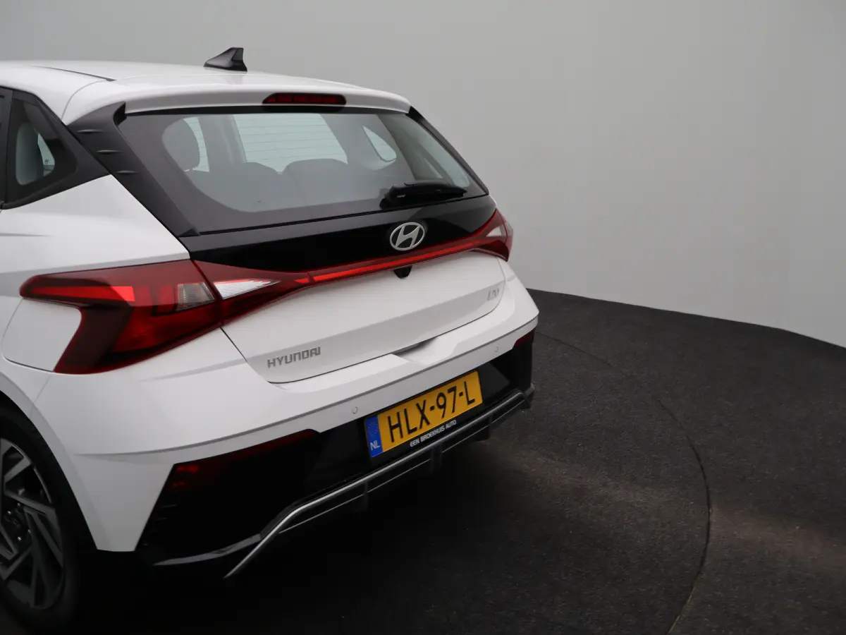 1.0 T-GDI 100pk Comfort | Airco | Camera | Carplay | Cruise control | Dodehoek detectie | Navigatie | Parkeersensoren | Digitaal cockpit | Lichtmetalen velgen