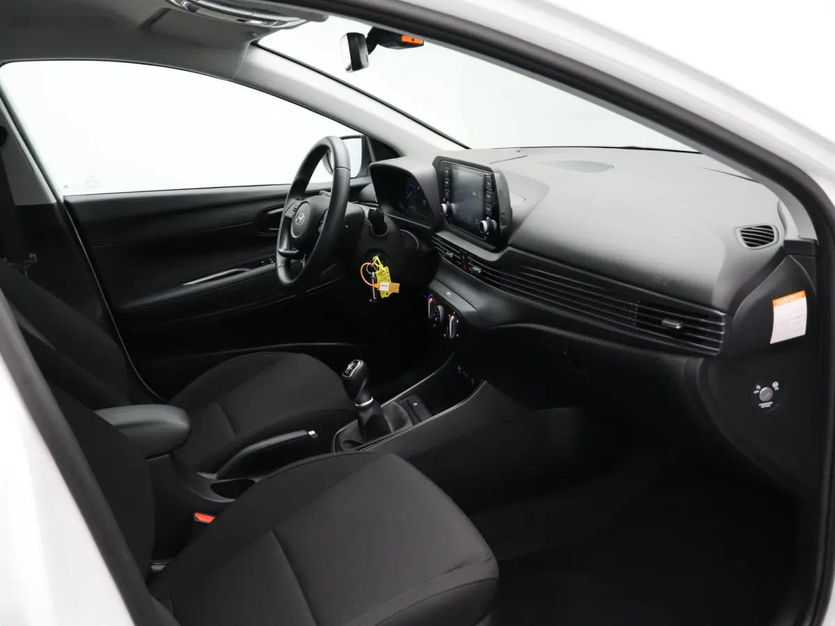 1.0 T-GDI 100pk Comfort | Airco | Camera | Carplay | Cruise control | Dodehoek detectie | Navigatie | Parkeersensoren | Digitaal cockpit | Lichtmetalen velgen
