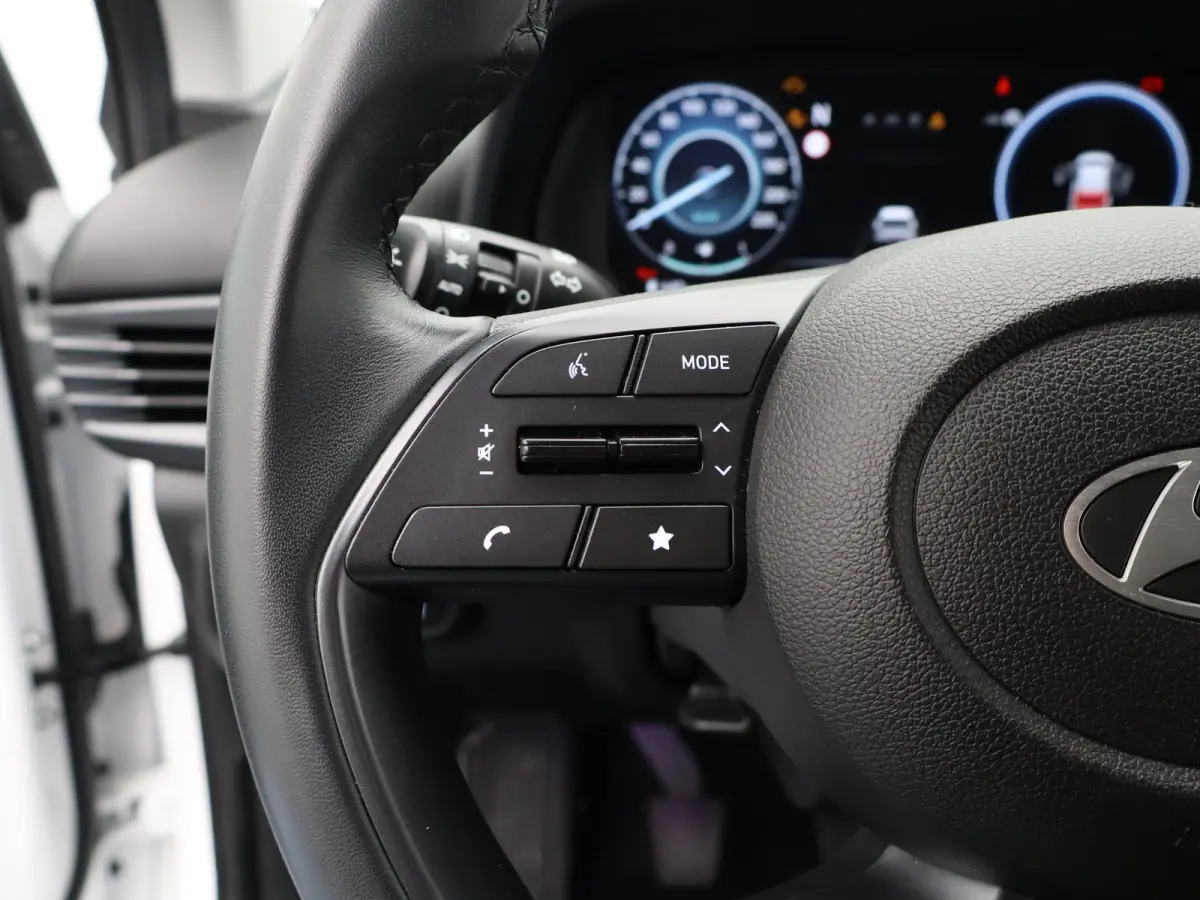 1.0 T-GDI 100pk Comfort | Airco | Camera | Carplay | Cruise control | Dodehoek detectie | Navigatie | Parkeersensoren | Digitaal cockpit | Lichtmetalen velgen
