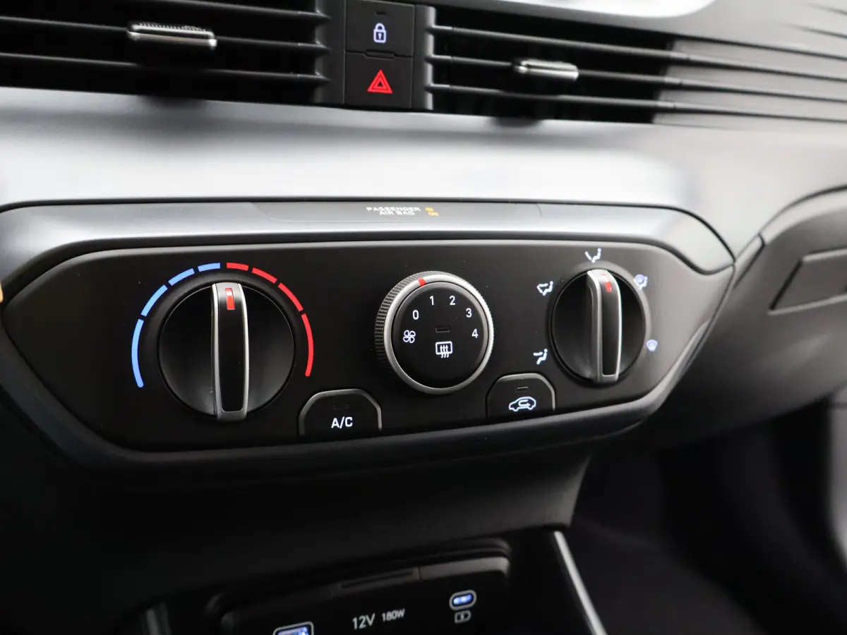 1.0 T-GDI 100pk Comfort | Airco | Camera | Carplay | Cruise control | Dodehoek detectie | Navigatie | Parkeersensoren | Digitaal cockpit | Lichtmetalen velgen