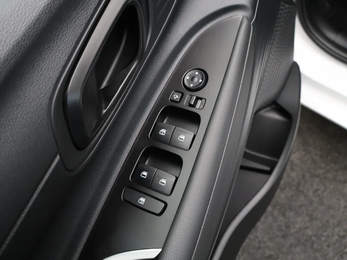 1.0 T-GDI 100pk Comfort | Airco | Camera | Carplay | Cruise control | Dodehoek detectie | Navigatie | Parkeersensoren | Digitaal cockpit | Lichtmetalen velgen