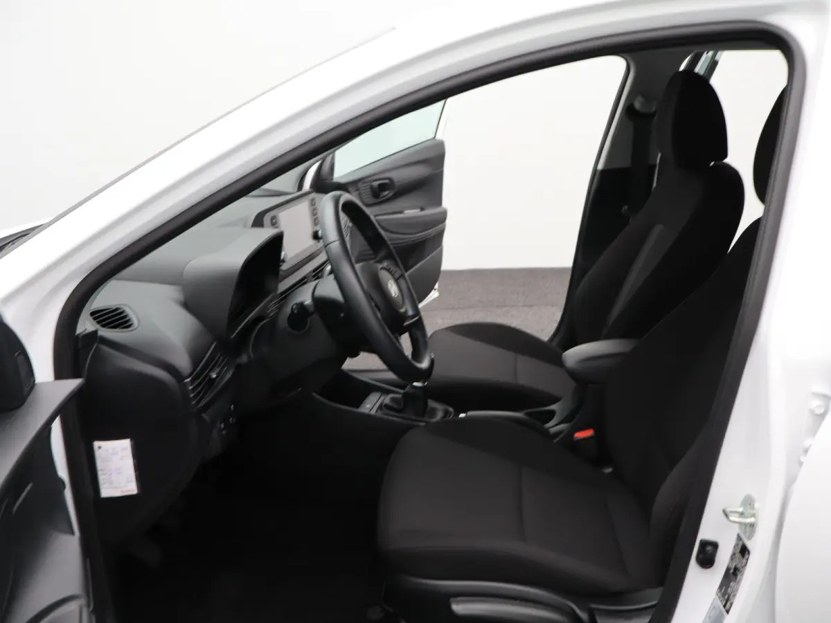 1.0 T-GDI 100pk Comfort | Airco | Camera | Carplay | Cruise control | Dodehoek detectie | Navigatie | Parkeersensoren | Digitaal cockpit | Lichtmetalen velgen