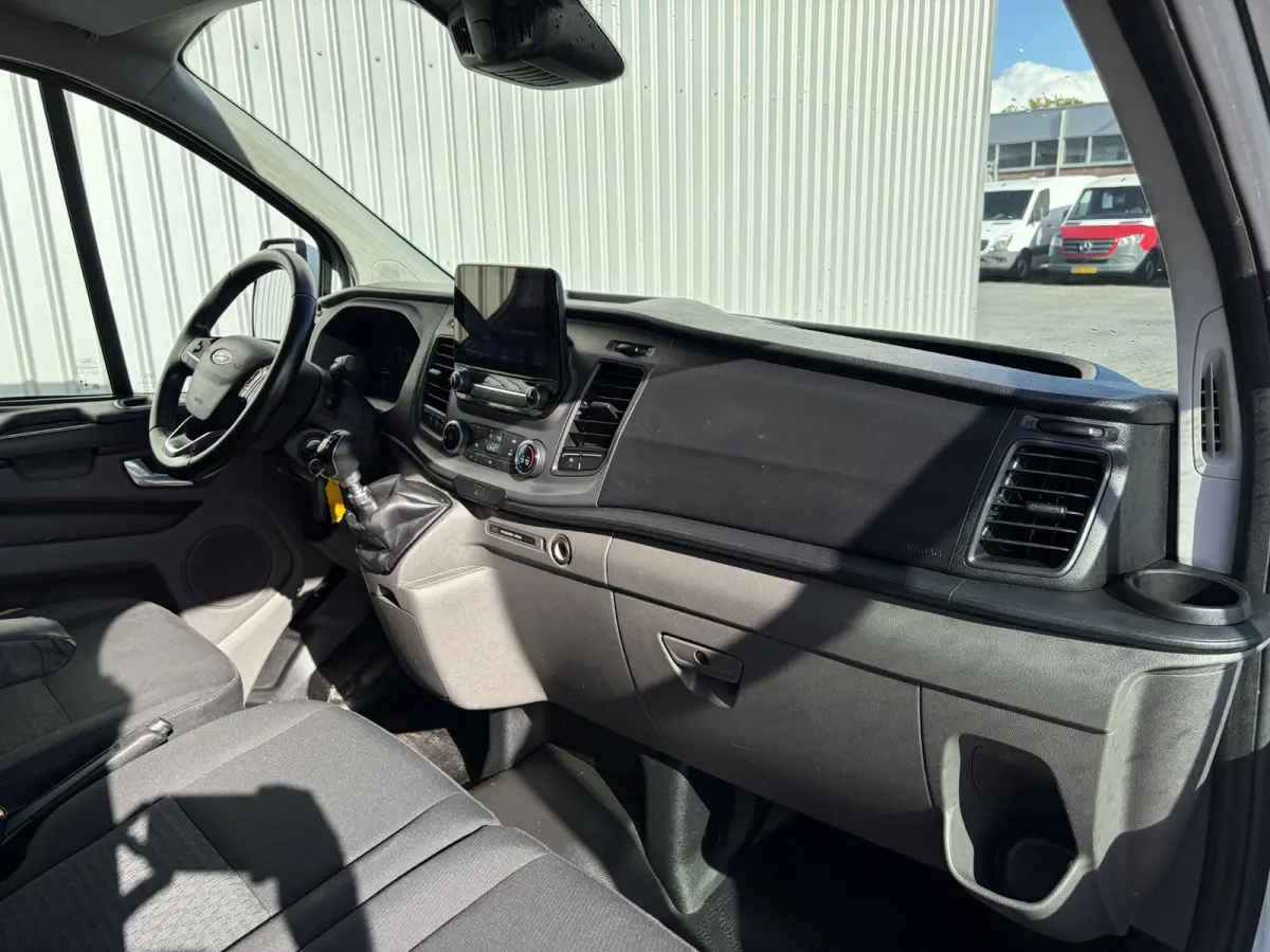 320 2.0 TDCI L2H1*NAVI*CAM*CRUISE*A/C*TEL*3PERS*