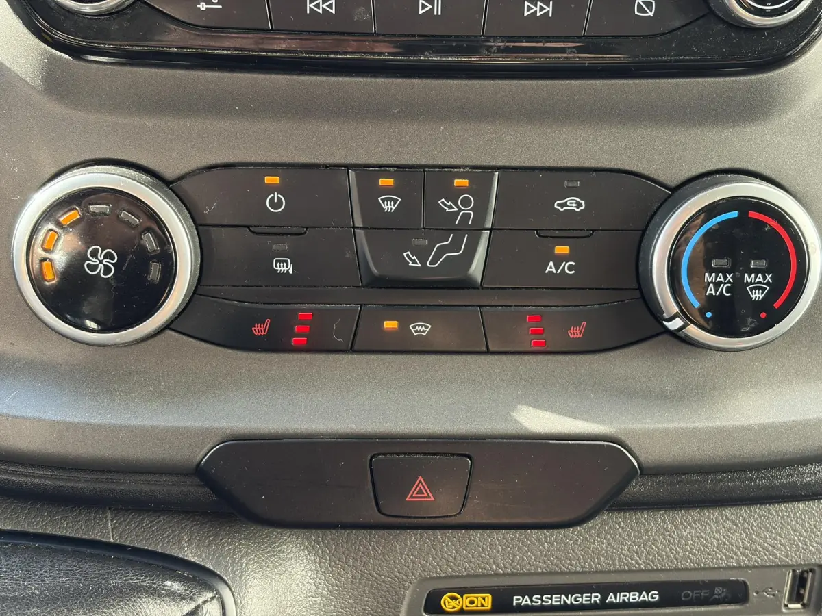 320 2.0 TDCI L2H1*NAVI*CAM*CRUISE*A/C*TEL*3PERS*