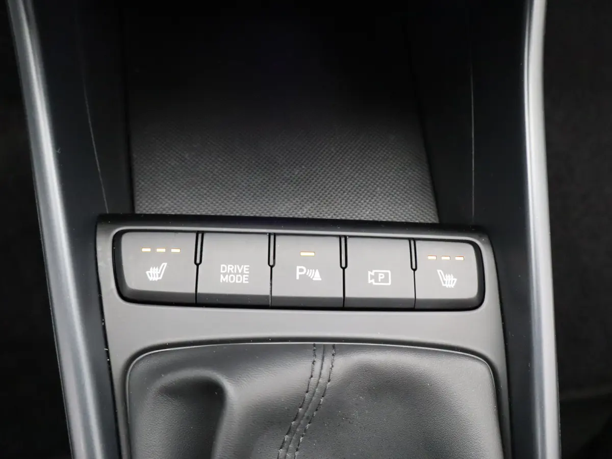 1.0 T-GDI 100pk Premium | Camera | Carplay | Premium audio | Cruise controle | Navigatie | 17'' velgen | Dodehoek detectie | Parkeersensoren