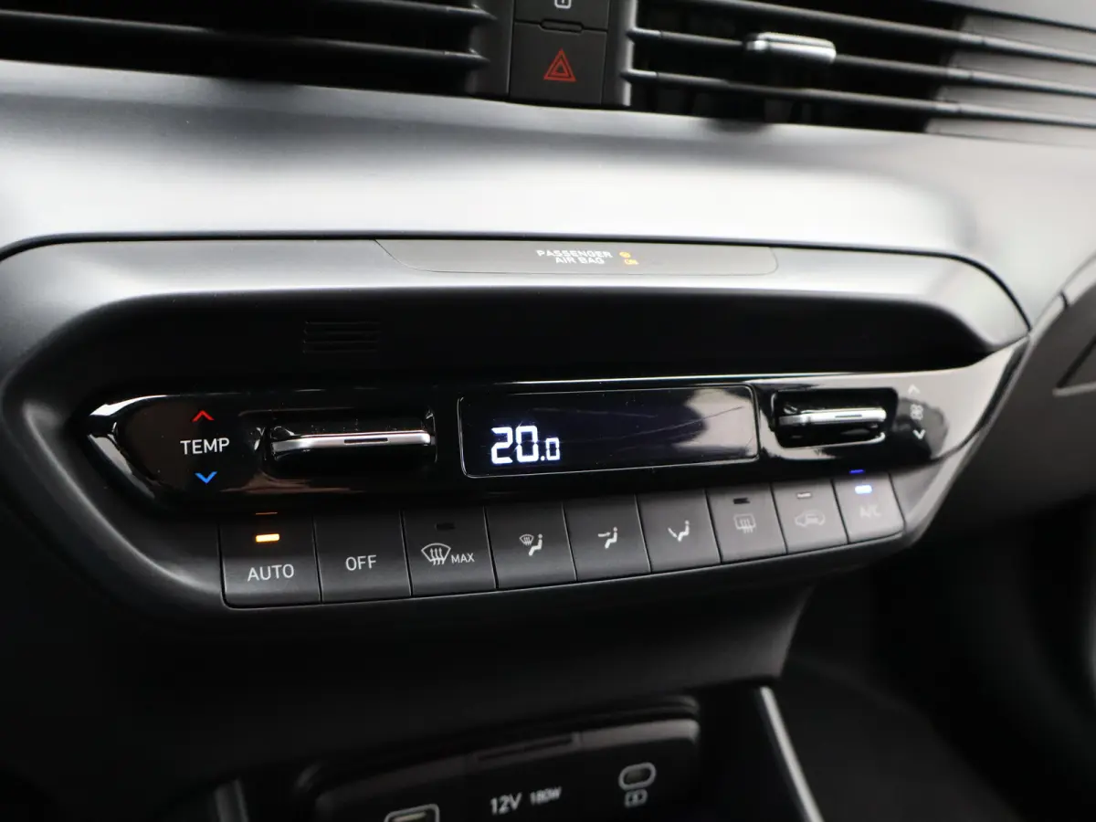 1.0 T-GDI 100pk Premium | Camera | Carplay | Premium audio | Cruise controle | Navigatie | 17'' velgen | Dodehoek detectie | Parkeersensoren