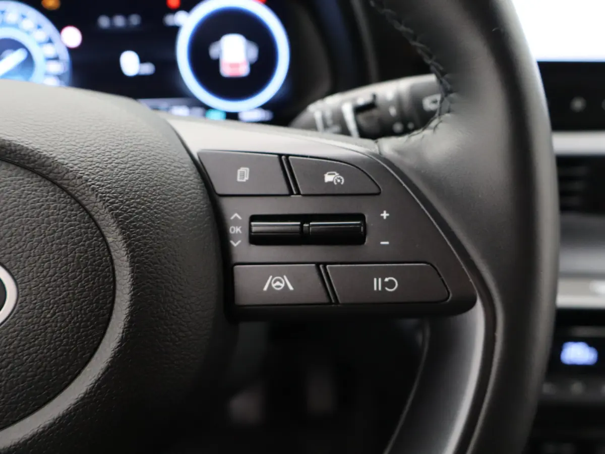 1.0 T-GDI 100pk Premium | Camera | Carplay | Premium audio | Cruise controle | Navigatie | 17'' velgen | Dodehoek detectie | Parkeersensoren