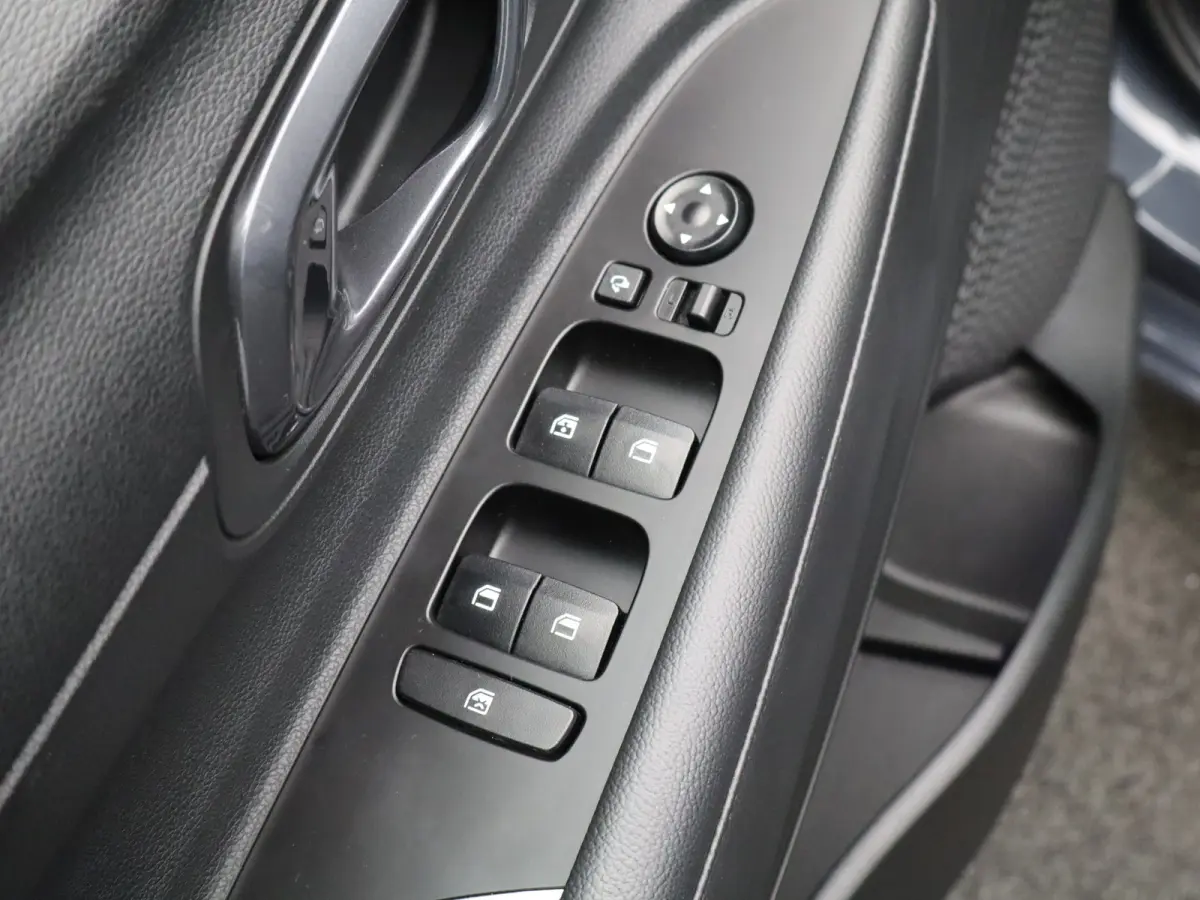 1.0 T-GDI 100pk Premium | Camera | Carplay | Premium audio | Cruise controle | Navigatie | 17'' velgen | Dodehoek detectie | Parkeersensoren