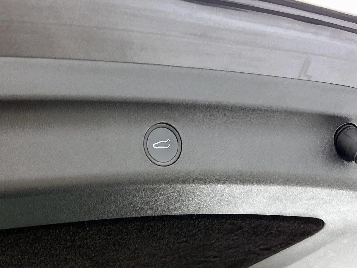 RWD 58 kWh | WORDT VERWACHT | ACHTERUITRIJCAMERA | PANORAMADAK | STOELVERWARMING | KEYLESS | NAVIGATIE | CLIMATE CONTROL | ELEKTRISCH BEDIENBARE VOORSTOEL MET GEHEUGEN |