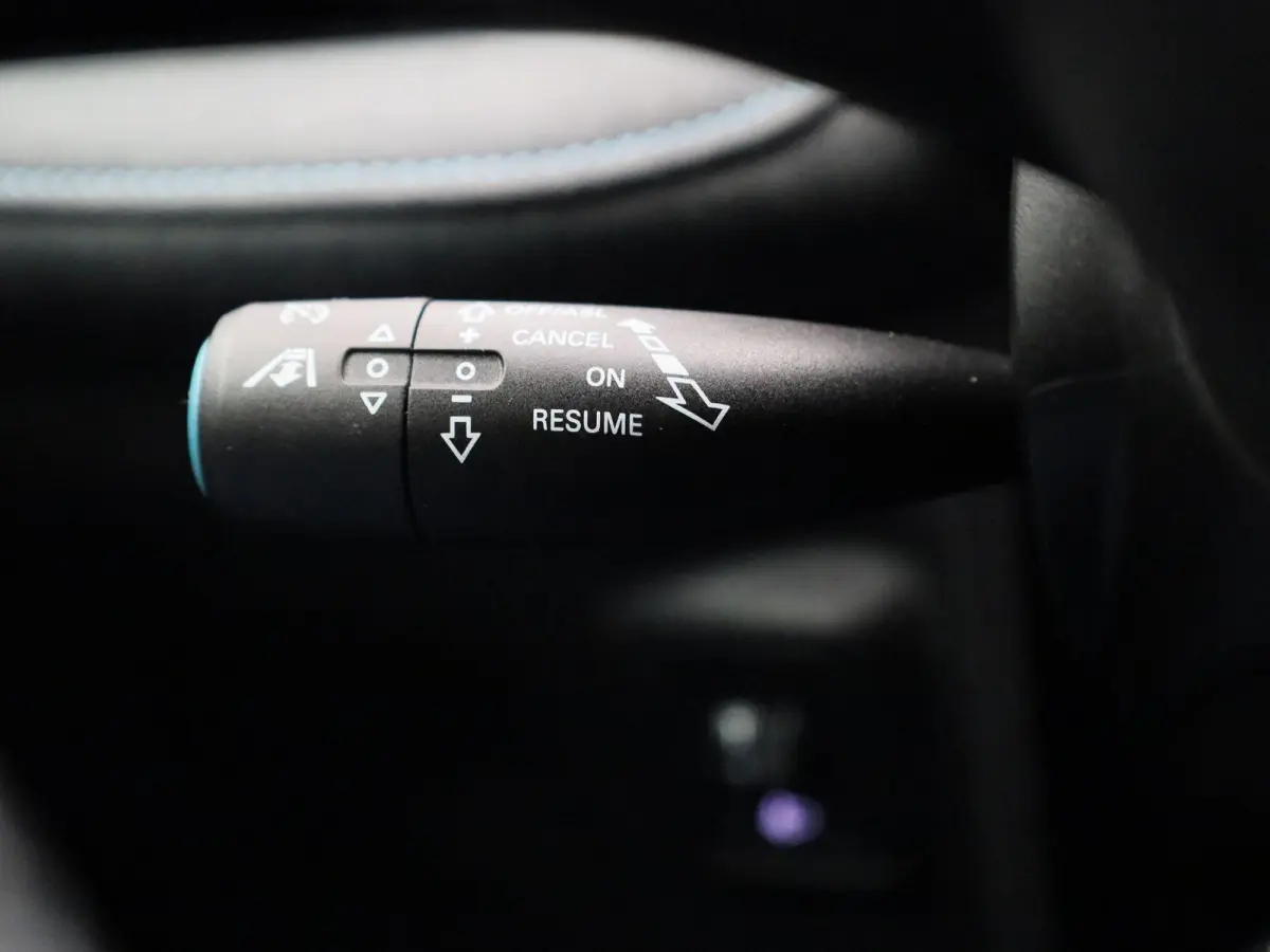 MG5 Electric Standard Range Luxury 50 kWh | 87,1% SOH | ACHTERUITRIJCAMERA | STOELVERWARMING | APPLE CARPLAY | ANDROID AUTO | CRUISECONTROL | LEDEREN BEKLEDING |