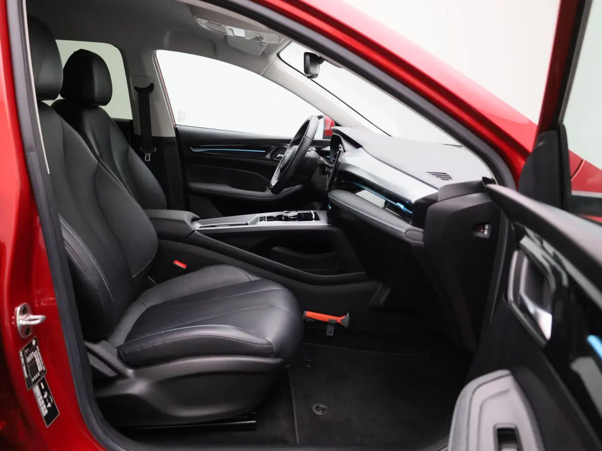 MG5 Electric Standard Range Luxury 50 kWh | 87,1% SOH | ACHTERUITRIJCAMERA | STOELVERWARMING | APPLE CARPLAY | ANDROID AUTO | CRUISECONTROL | LEDEREN BEKLEDING |