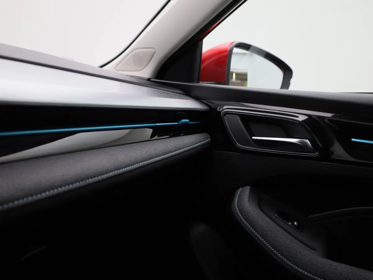 MG5 Electric Standard Range Luxury 50 kWh | 87,1% SOH | ACHTERUITRIJCAMERA | STOELVERWARMING | APPLE CARPLAY | ANDROID AUTO | CRUISECONTROL | LEDEREN BEKLEDING |