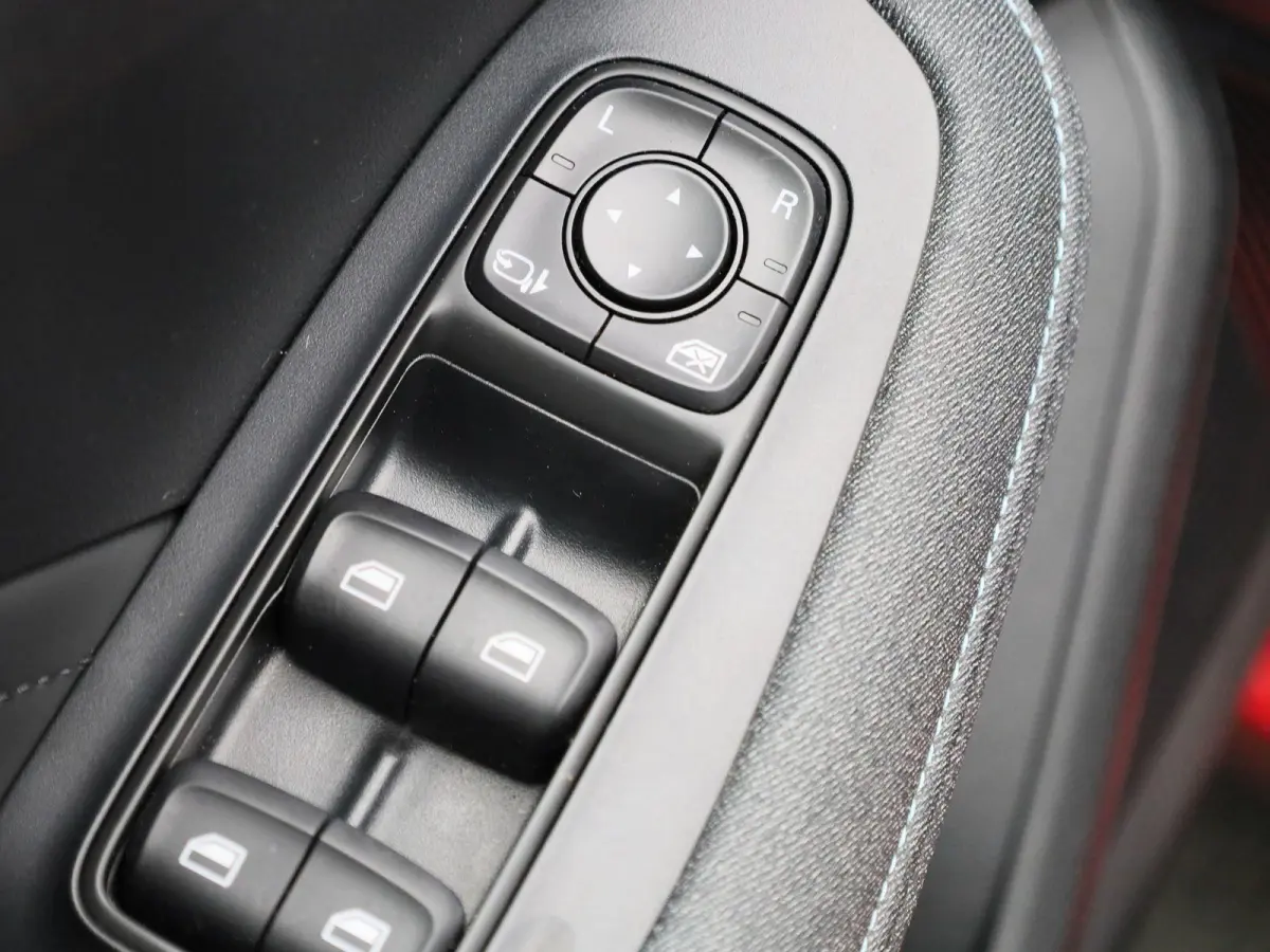 MG5 Electric Standard Range Luxury 50 kWh | 87,1% SOH | ACHTERUITRIJCAMERA | STOELVERWARMING | APPLE CARPLAY | ANDROID AUTO | CRUISECONTROL | LEDEREN BEKLEDING |