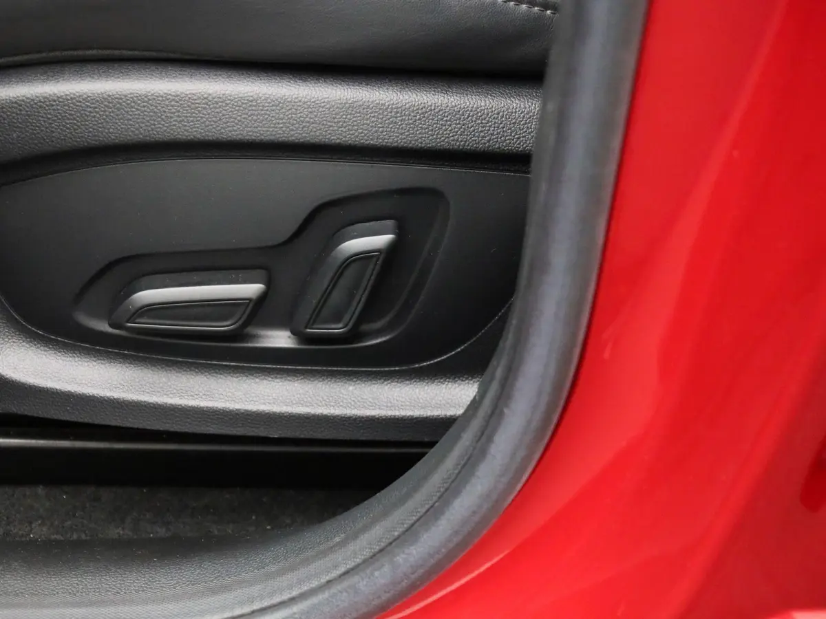 MG5 Electric Standard Range Luxury 50 kWh | 87,1% SOH | ACHTERUITRIJCAMERA | STOELVERWARMING | APPLE CARPLAY | ANDROID AUTO | CRUISECONTROL | LEDEREN BEKLEDING |