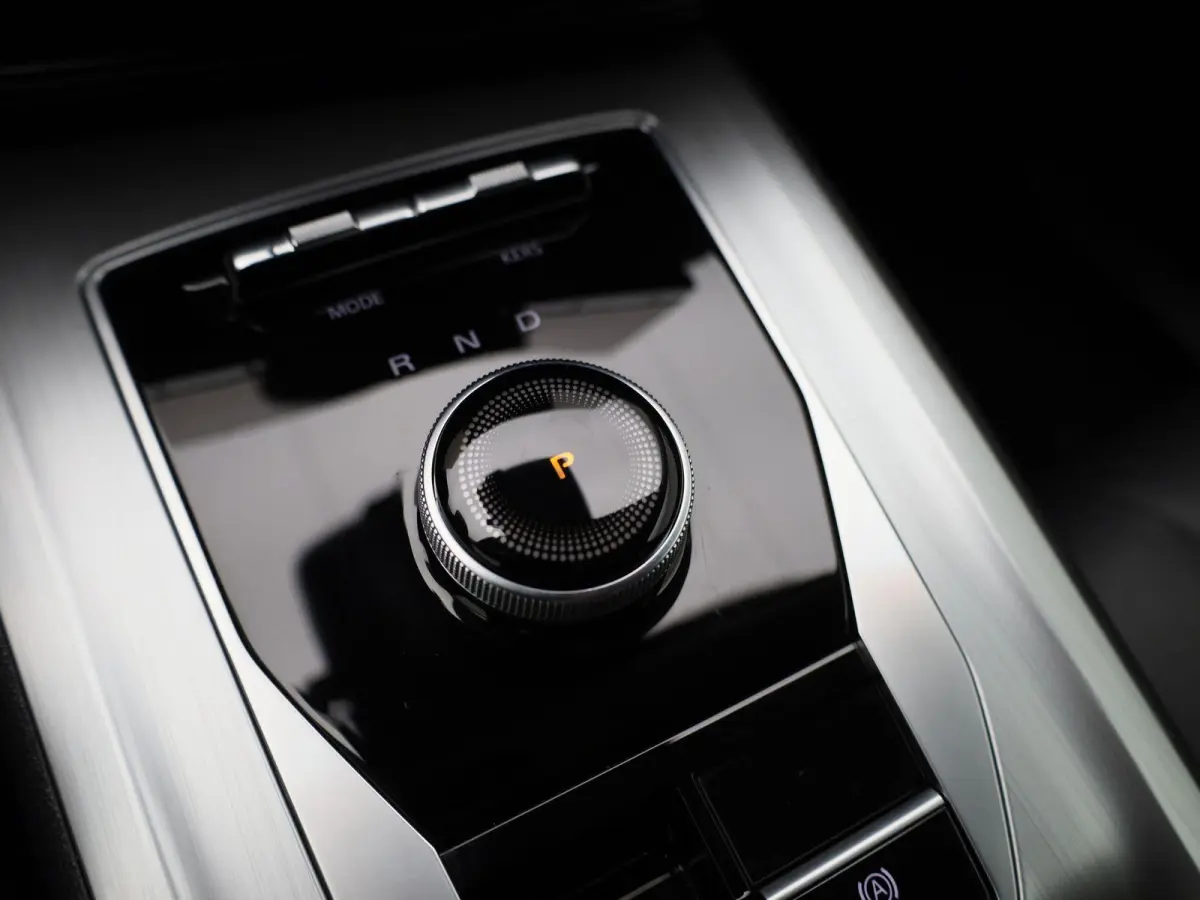 MG5 Electric Standard Range Luxury 50 kWh | 87,1% SOH | ACHTERUITRIJCAMERA | STOELVERWARMING | APPLE CARPLAY | ANDROID AUTO | CRUISECONTROL | LEDEREN BEKLEDING |