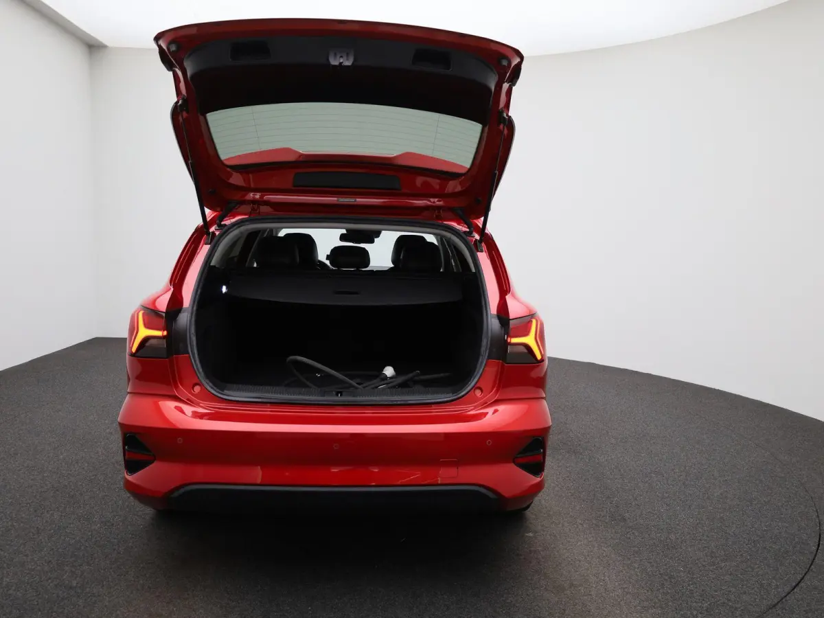 MG5 Electric Standard Range Luxury 50 kWh | 87,1% SOH | ACHTERUITRIJCAMERA | STOELVERWARMING | APPLE CARPLAY | ANDROID AUTO | CRUISECONTROL | LEDEREN BEKLEDING |