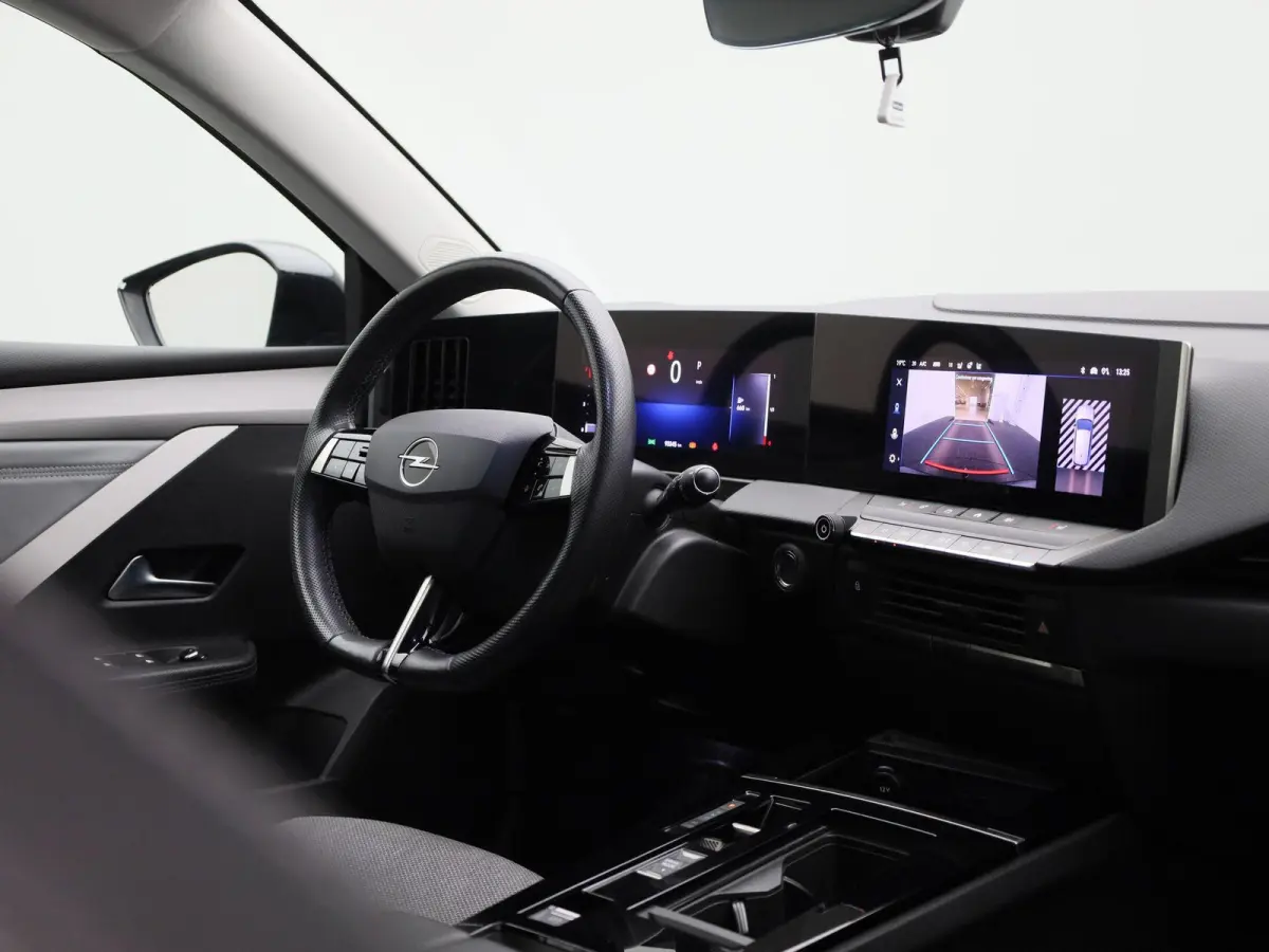 1.2 Business Elegance | AUTOMAAT | ACHTERUITRIJCAMERA | STOELVERWARMING | APPLE CARPLAY / ANDROID AUTO | ADAPTIEVE CRUISECONTROL | DAB+ |