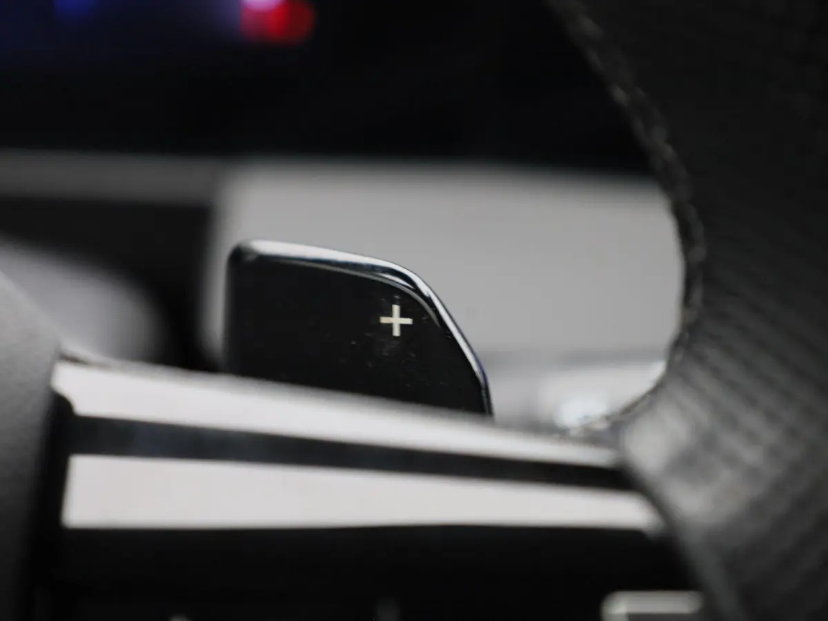 1.2 Business Elegance | AUTOMAAT | ACHTERUITRIJCAMERA | STOELVERWARMING | APPLE CARPLAY / ANDROID AUTO | ADAPTIEVE CRUISECONTROL | DAB+ |