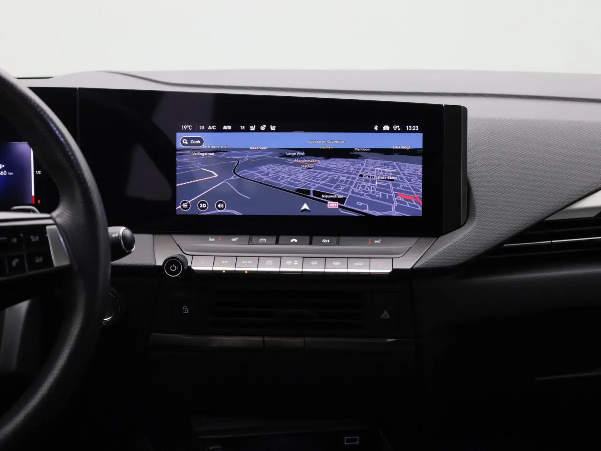 1.2 Business Elegance | AUTOMAAT | ACHTERUITRIJCAMERA | STOELVERWARMING | APPLE CARPLAY / ANDROID AUTO | ADAPTIEVE CRUISECONTROL | DAB+ |