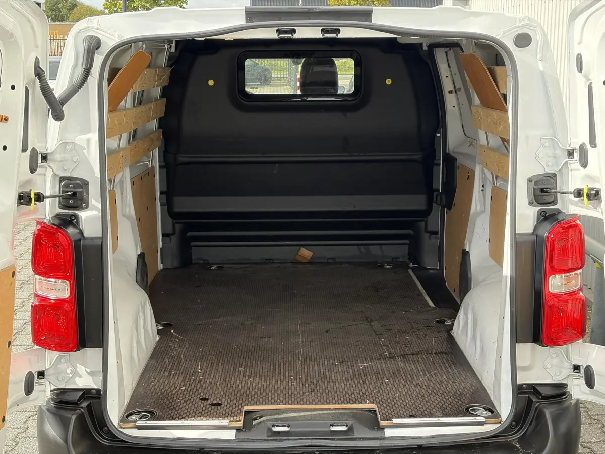 1.5 BlueHDI 100 L2*HAAK*CAM*CRUISE*A/C*3-PERS*PDC*