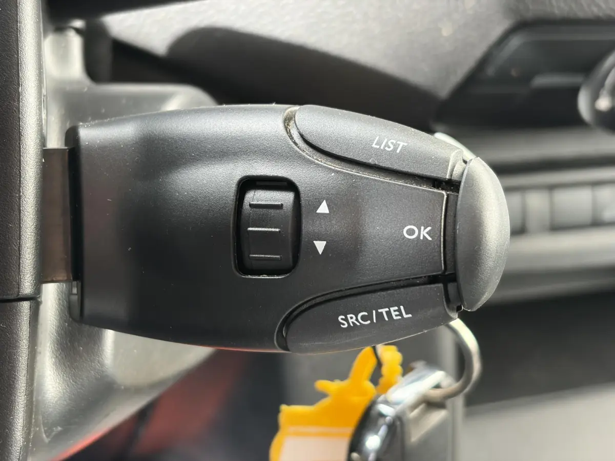 1.5 BlueHDI 100 L2*HAAK*CAM*CRUISE*A/C*3-PERS*PDC*