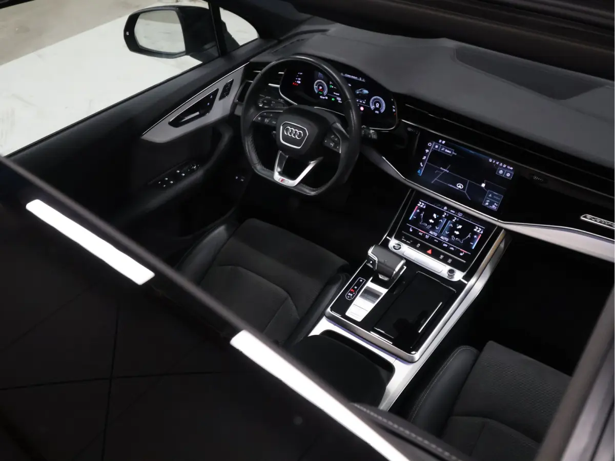 60 TFSI e quattro Competition [S-LINE, SCHUIFKANTELDAK, APPLE CARPLAY, STOELVERWARMING, MEMORY SEATS, HEAD UP DISPLAY, DIGITAL DASH, CAMERA, PDC V+A, ELEKTRISCHE ACHTERKLEP, NIEUWSTAAT]
