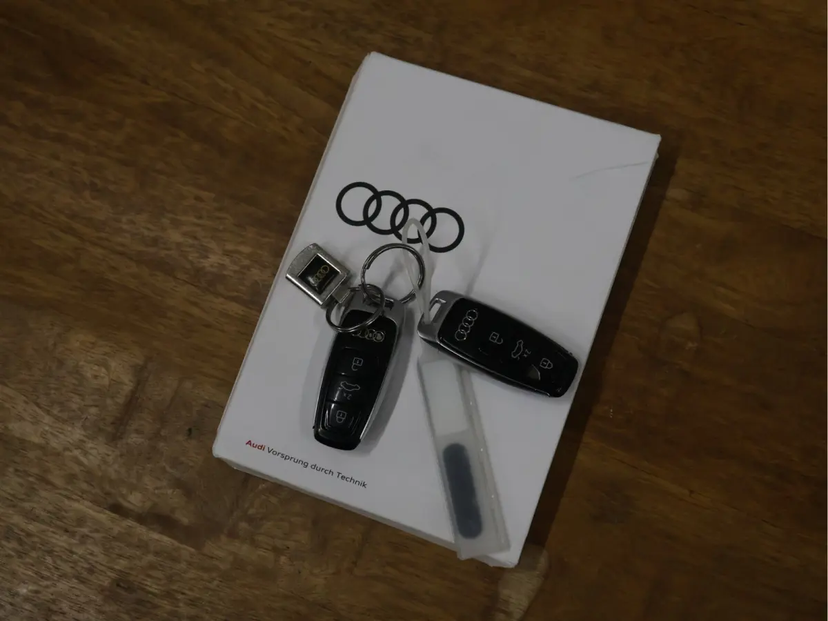 60 TFSI e quattro Competition [S-LINE, SCHUIFKANTELDAK, APPLE CARPLAY, STOELVERWARMING, MEMORY SEATS, HEAD UP DISPLAY, DIGITAL DASH, CAMERA, PDC V+A, ELEKTRISCHE ACHTERKLEP, NIEUWSTAAT]