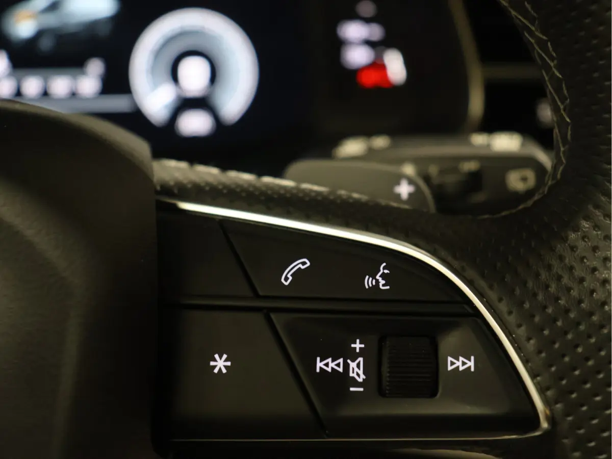 60 TFSI e quattro Competition [S-LINE, SCHUIFKANTELDAK, APPLE CARPLAY, STOELVERWARMING, MEMORY SEATS, HEAD UP DISPLAY, DIGITAL DASH, CAMERA, PDC V+A, ELEKTRISCHE ACHTERKLEP, NIEUWSTAAT]