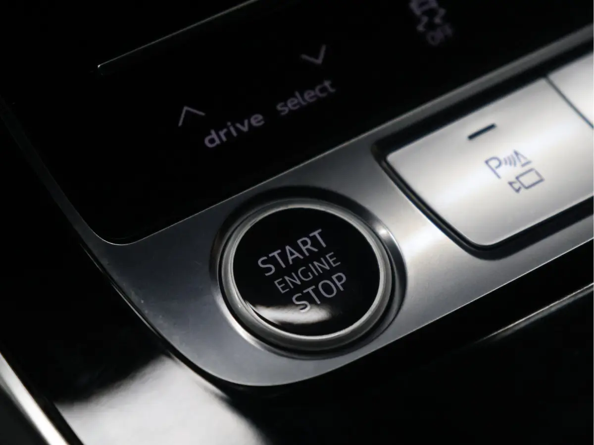 60 TFSI e quattro Competition [S-LINE, SCHUIFKANTELDAK, APPLE CARPLAY, STOELVERWARMING, MEMORY SEATS, HEAD UP DISPLAY, DIGITAL DASH, CAMERA, PDC V+A, ELEKTRISCHE ACHTERKLEP, NIEUWSTAAT]