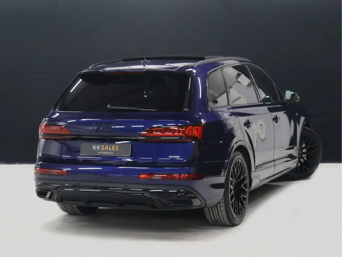 60 TFSI e quattro Competition [S-LINE, SCHUIFKANTELDAK, APPLE CARPLAY, STOELVERWARMING, MEMORY SEATS, HEAD UP DISPLAY, DIGITAL DASH, CAMERA, PDC V+A, ELEKTRISCHE ACHTERKLEP, NIEUWSTAAT]