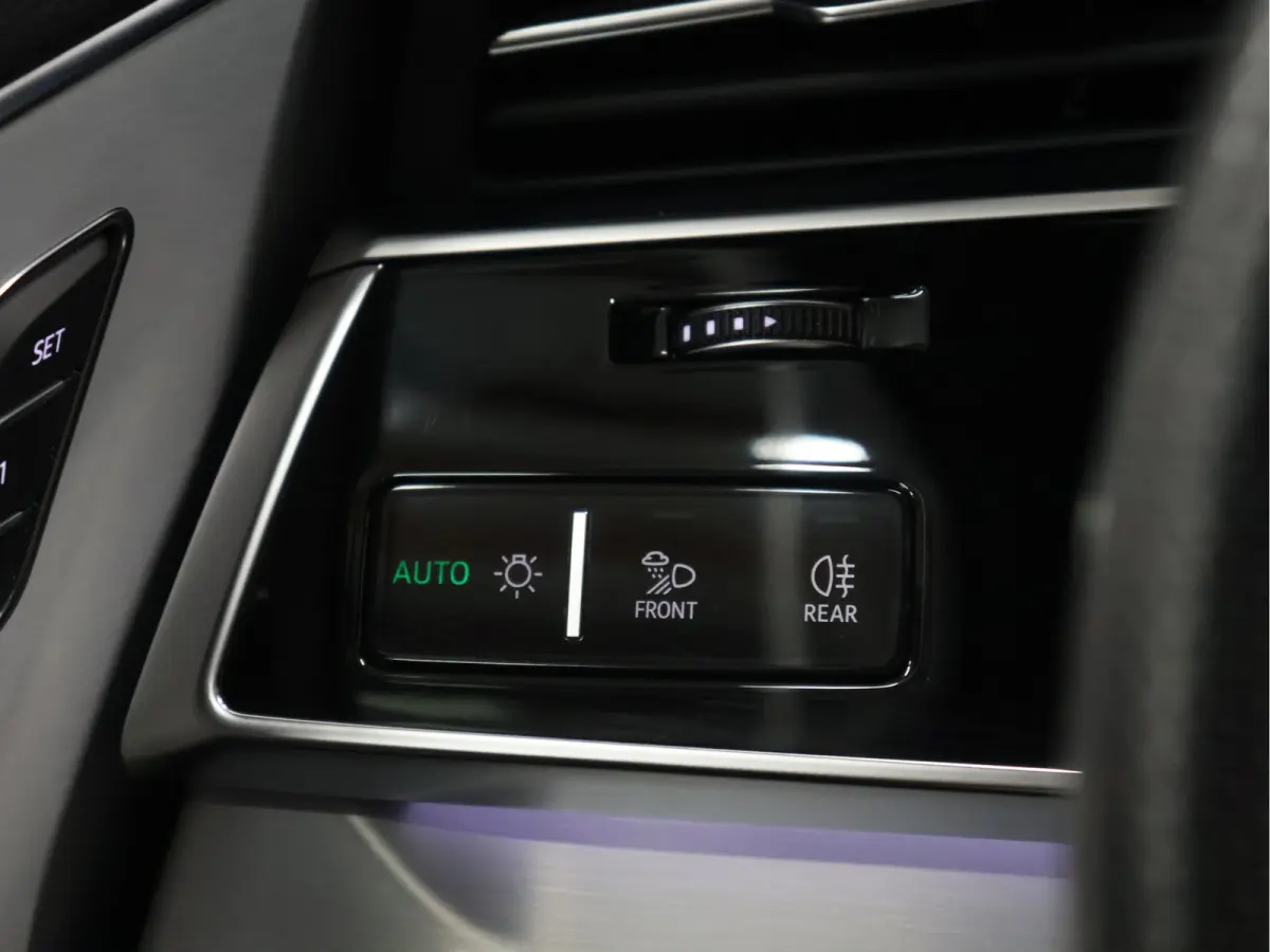 60 TFSI e quattro Competition [S-LINE, SCHUIFKANTELDAK, APPLE CARPLAY, STOELVERWARMING, MEMORY SEATS, HEAD UP DISPLAY, DIGITAL DASH, CAMERA, PDC V+A, ELEKTRISCHE ACHTERKLEP, NIEUWSTAAT]