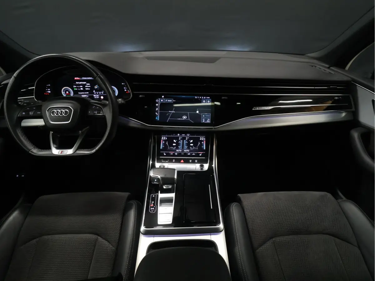 60 TFSI e quattro Competition [S-LINE, SCHUIFKANTELDAK, APPLE CARPLAY, STOELVERWARMING, MEMORY SEATS, HEAD UP DISPLAY, DIGITAL DASH, CAMERA, PDC V+A, ELEKTRISCHE ACHTERKLEP, NIEUWSTAAT]