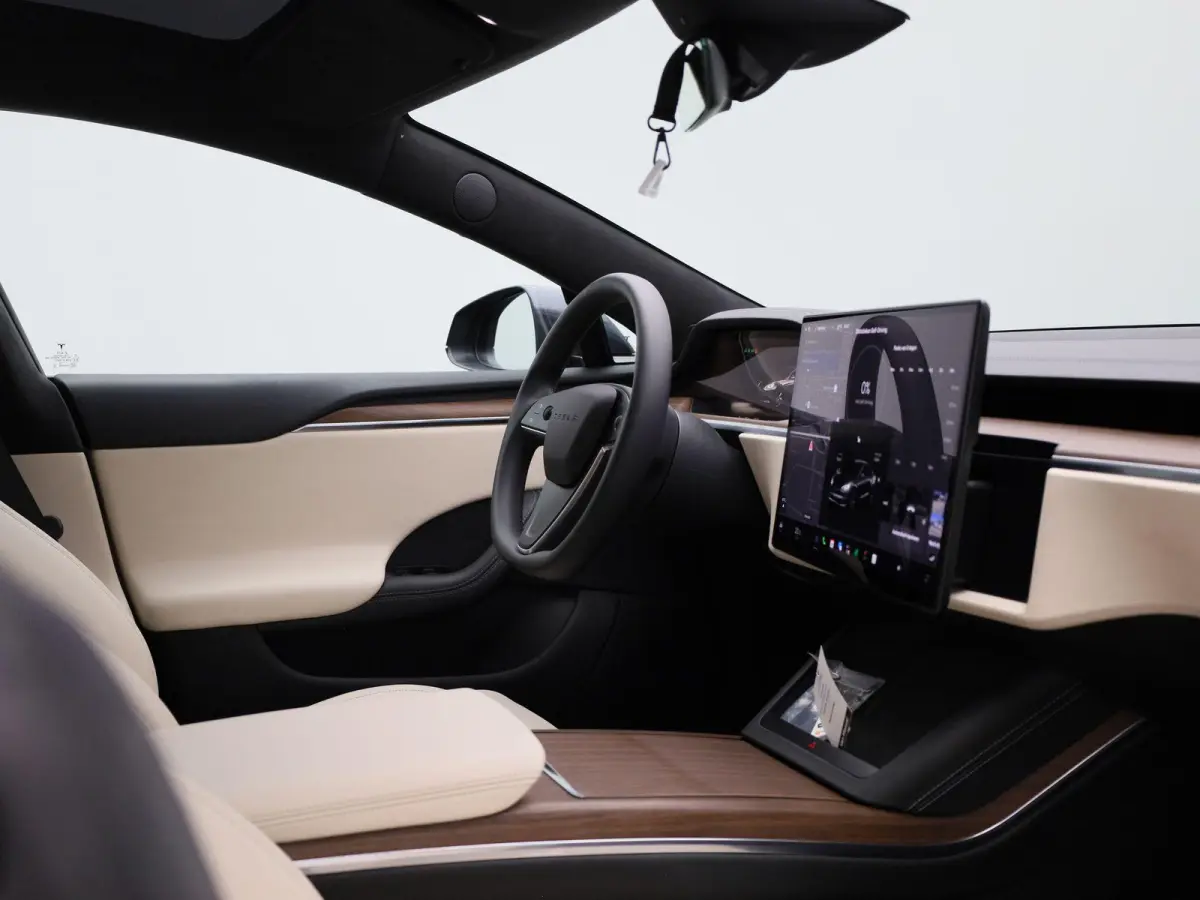 Long Range AUTOMAAT | PANORAMADAK | LEDER | ELEKTRISCHE STOEL | ADAPTIEVE CRUISE | CLIMA | STOELKOELING | STOEL & STUURVERWARMING | 360 CAMERA | 12 MAANDEN BOVAG GARANTIE |