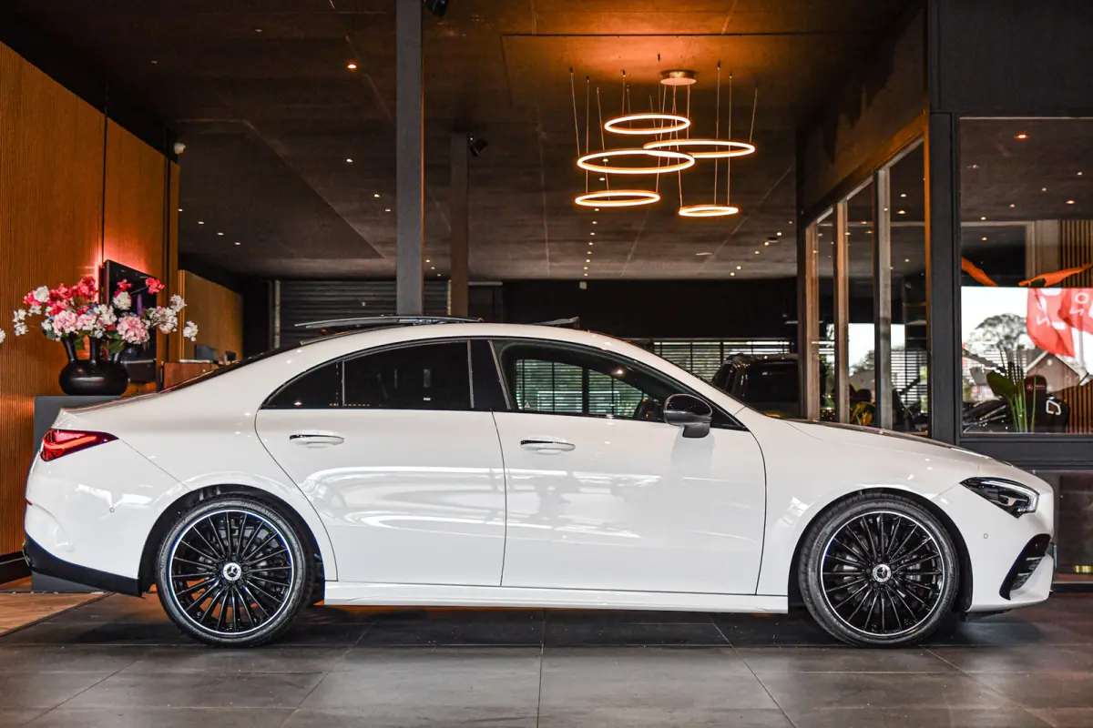 180 Star Edition AMG Line LIMITED, Panorama, Night, Camera, 19", Sfeer, Multibeam!
