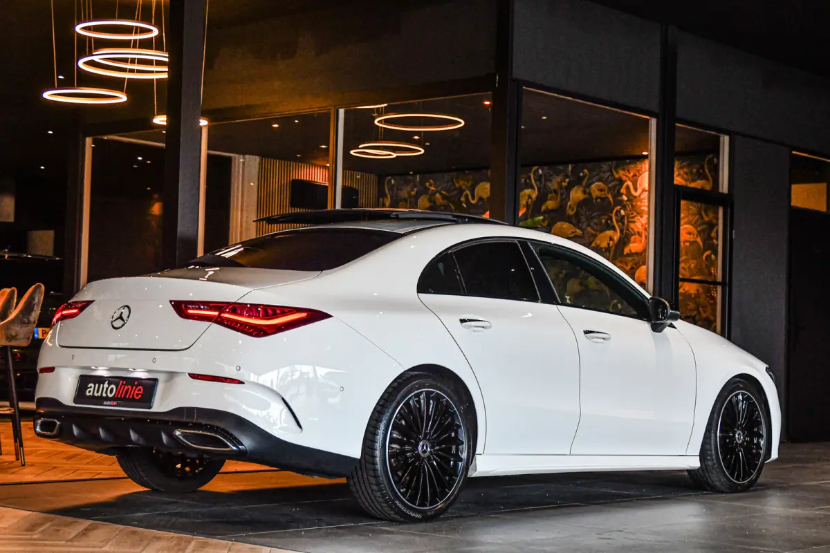 180 Star Edition AMG Line LIMITED, Panorama, Night, Camera, 19", Sfeer, Multibeam!