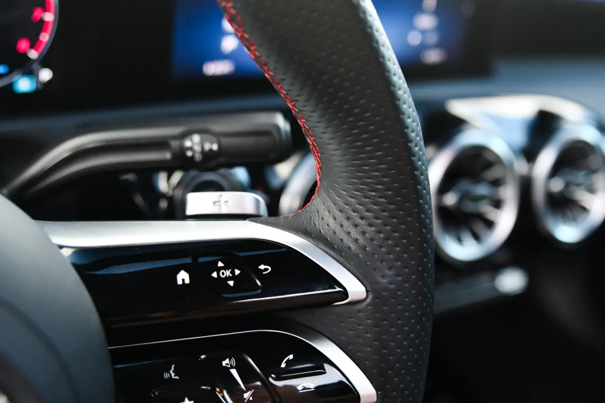 180 Star Edition AMG Line LIMITED, Panorama, Night, Camera, 19", Sfeer, Multibeam!