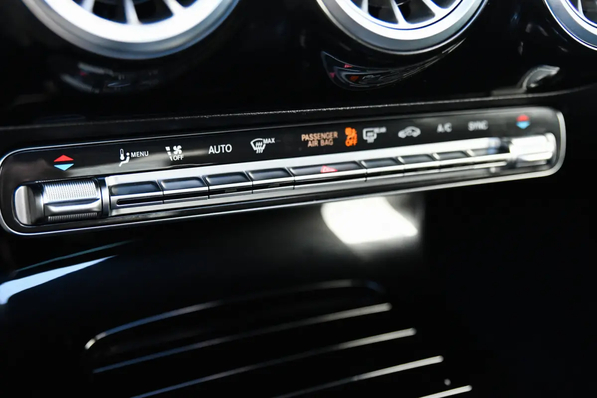 180 Star Edition AMG Line LIMITED, Panorama, Night, Camera, 19", Sfeer, Multibeam!
