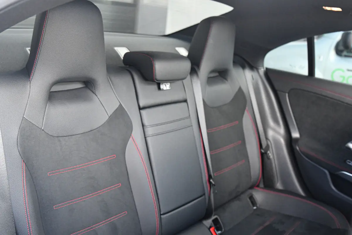 180 Star Edition AMG Line LIMITED, Panorama, Night, Camera, 19", Sfeer, Multibeam!