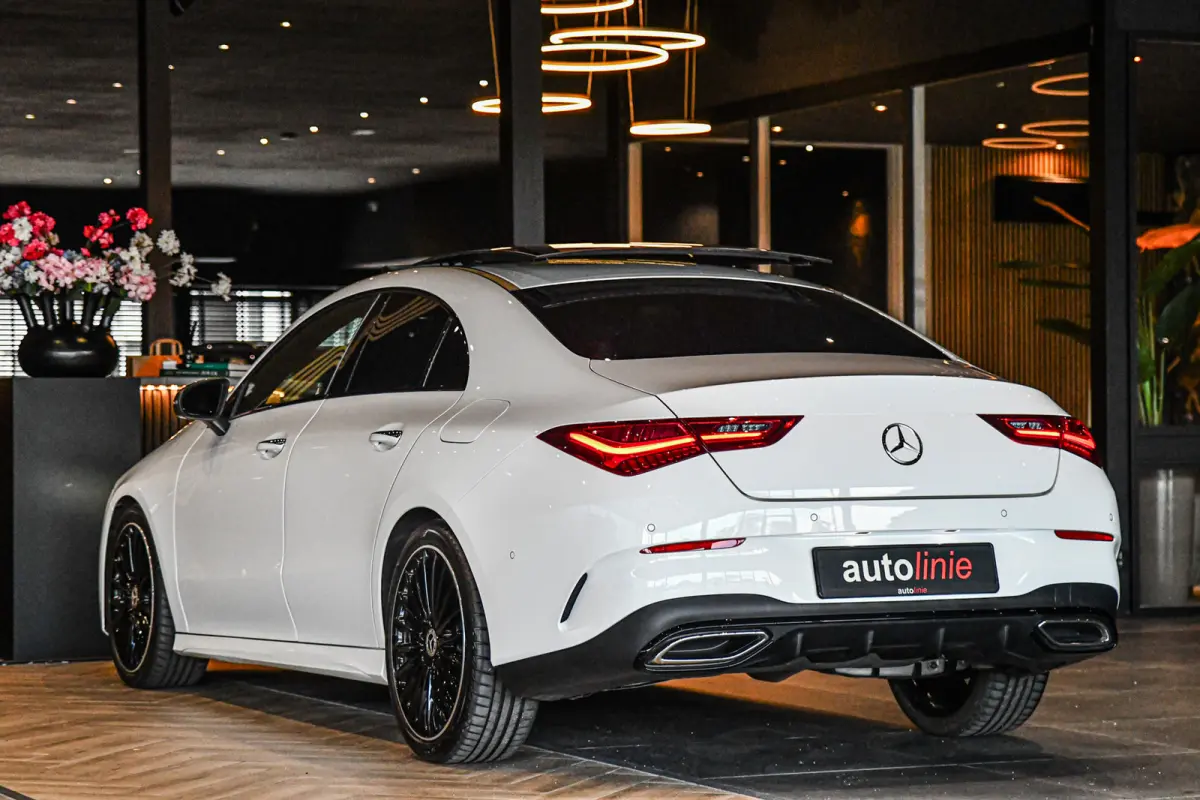 180 Star Edition AMG Line LIMITED, Panorama, Night, Camera, 19", Sfeer, Multibeam!