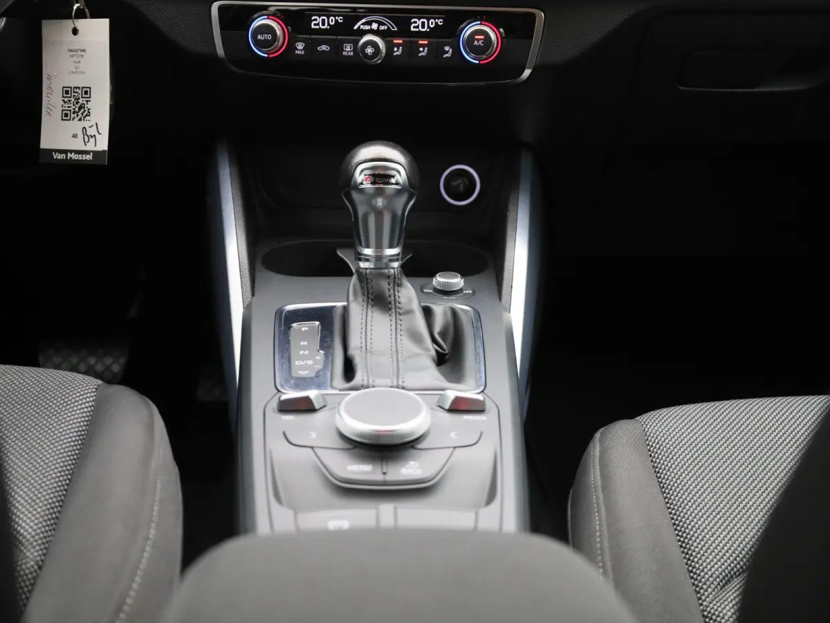 1.0 TFSI Sport Pro Line | NAVIGATIE | CLIMATE CONTROL | CRUISE CONTROL | PARKEERSENSOREN | 19'' LICHTMETALEN VELGEN | MULTIFUNCTIONEEL STUURWIEL |