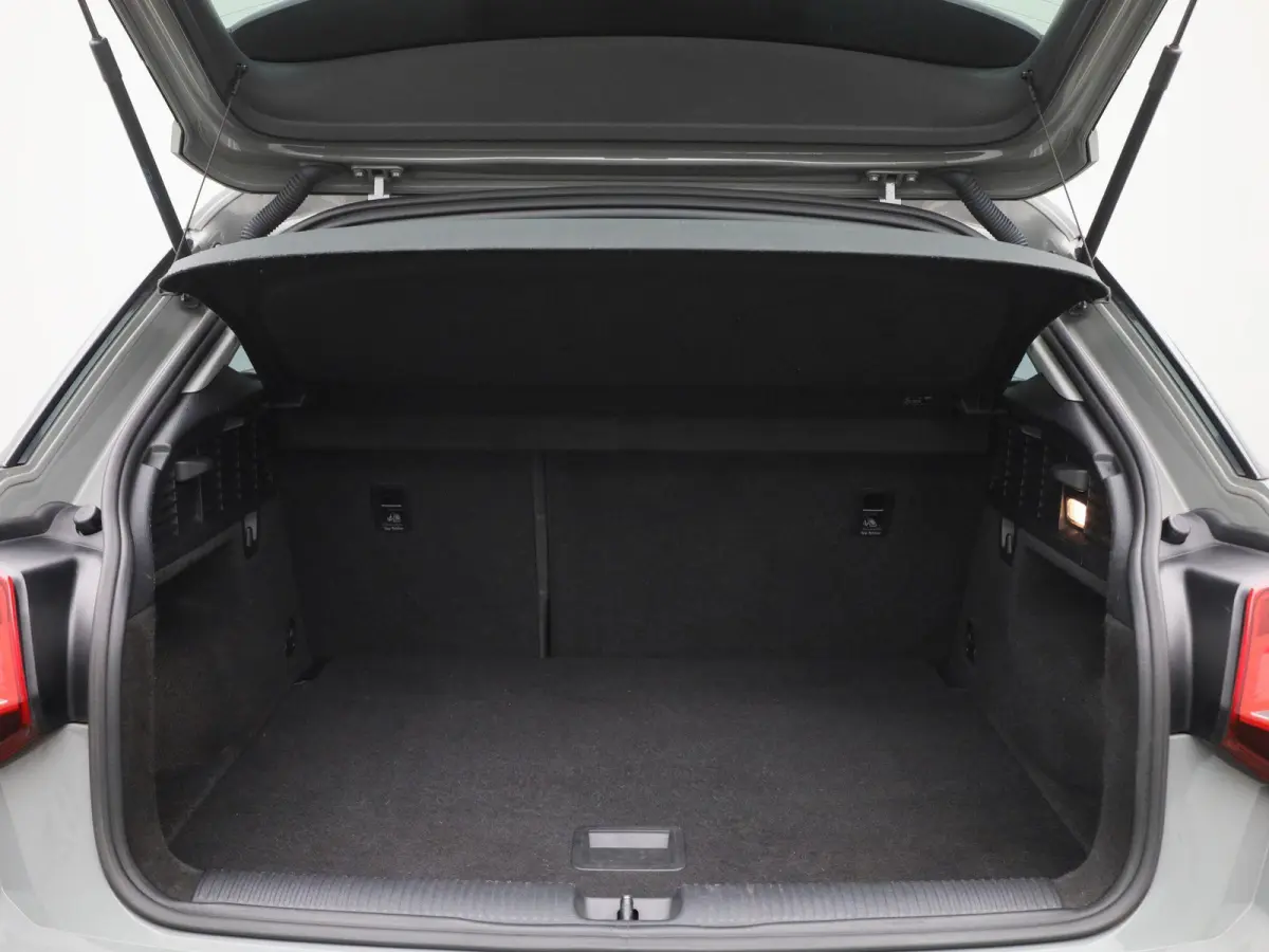 1.0 TFSI Sport Pro Line | NAVIGATIE | CLIMATE CONTROL | CRUISE CONTROL | PARKEERSENSOREN | 19'' LICHTMETALEN VELGEN | MULTIFUNCTIONEEL STUURWIEL |