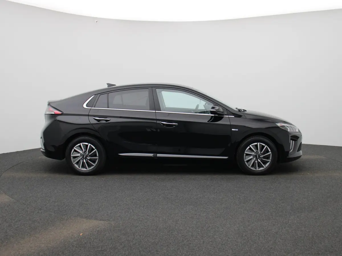 Comfort EV 38 kWh | 100% SOH | ACHTERUITRIJCAMERA | STOELVERWARMING | APPLE CARPLAY - ANDROID AUTO | INFINITY AUDIO | KEYLESS START |