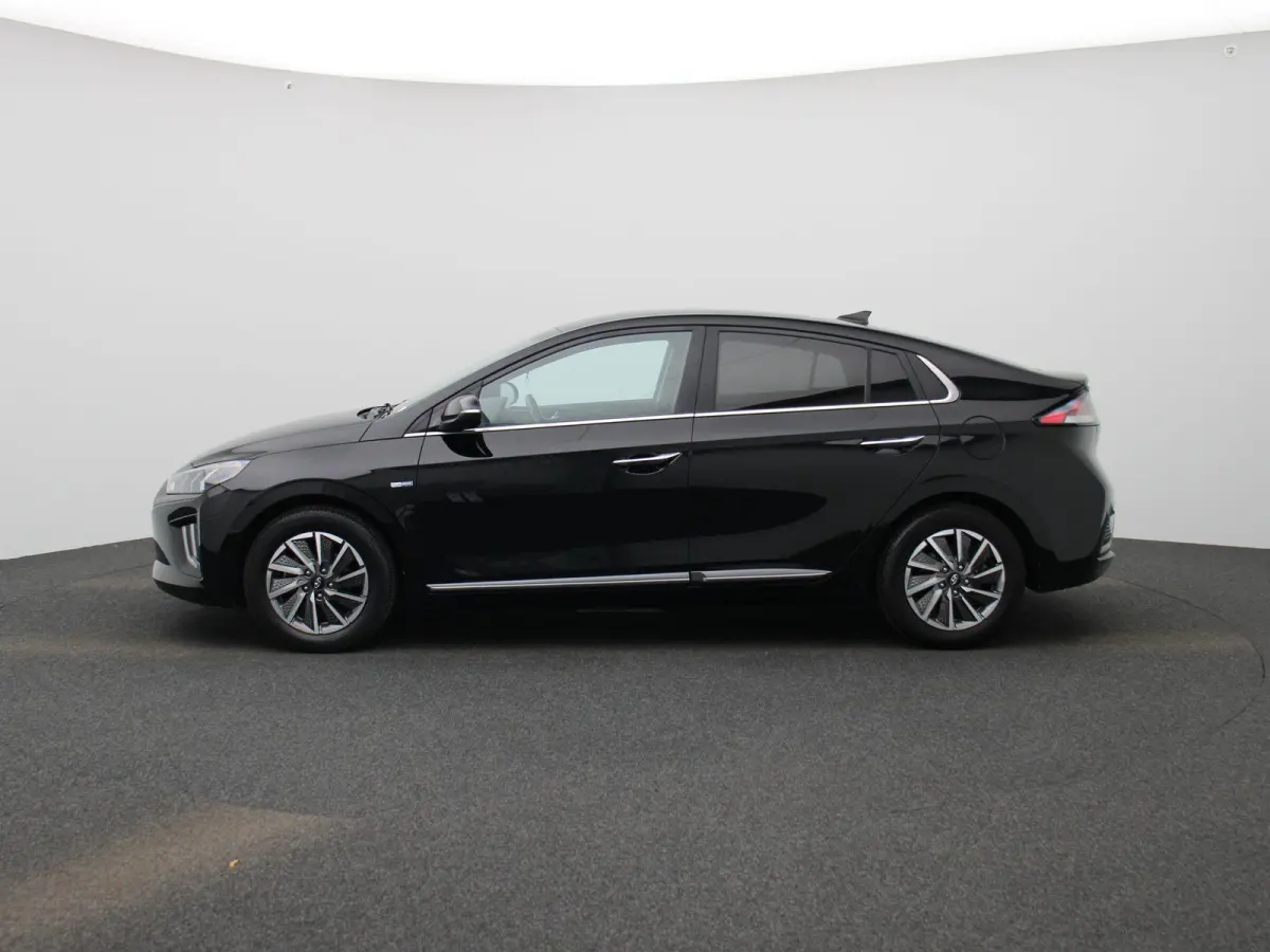 Comfort EV 38 kWh | 100% SOH | ACHTERUITRIJCAMERA | STOELVERWARMING | APPLE CARPLAY - ANDROID AUTO | INFINITY AUDIO | KEYLESS START |