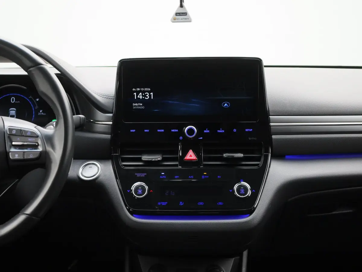 Comfort EV 38 kWh | 100% SOH | ACHTERUITRIJCAMERA | STOELVERWARMING | APPLE CARPLAY - ANDROID AUTO | INFINITY AUDIO | KEYLESS START |